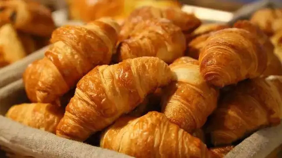 67784-82-1 ésteres del poliglicerol del emulsor de la categoría alimenticia del polvo amarillento graso E475 de los ácidos PGE
