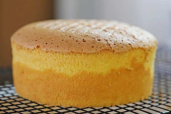 123-94-4 mono y los diglicéridos limpie la categoría alimenticia con esponja de la panadería del emulsor de la torta el 99%