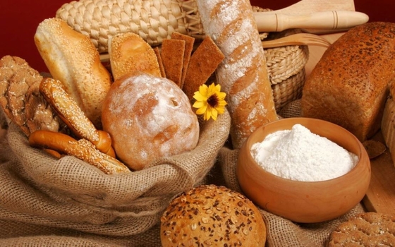 Del fosfato tricálcico de la comida de los emulsores del pan del promotor forma flúida natural semi -