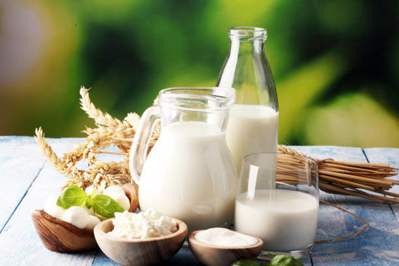 El sorbitán Monosearate ATRAVIESA 60 aditivos alimenticios perfectos para los productos lácteos que aumentan estabilidad y la emulsificación