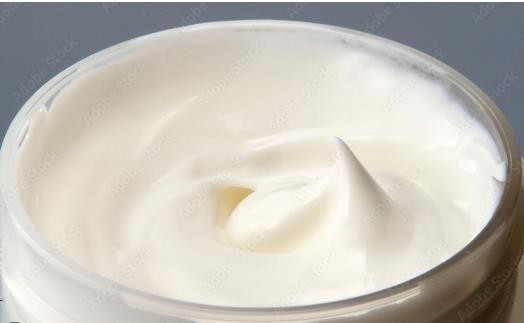 Glicerol Monostearato GMS 40% Cera Círculo no iónico Agente tensioactivo para el agua en los productos cosméticos de aceite