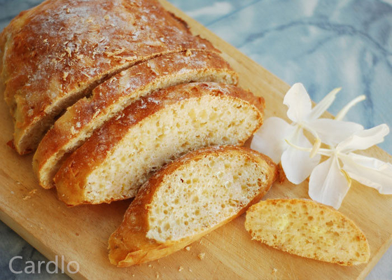 Emulsores pálidos del pan marrón